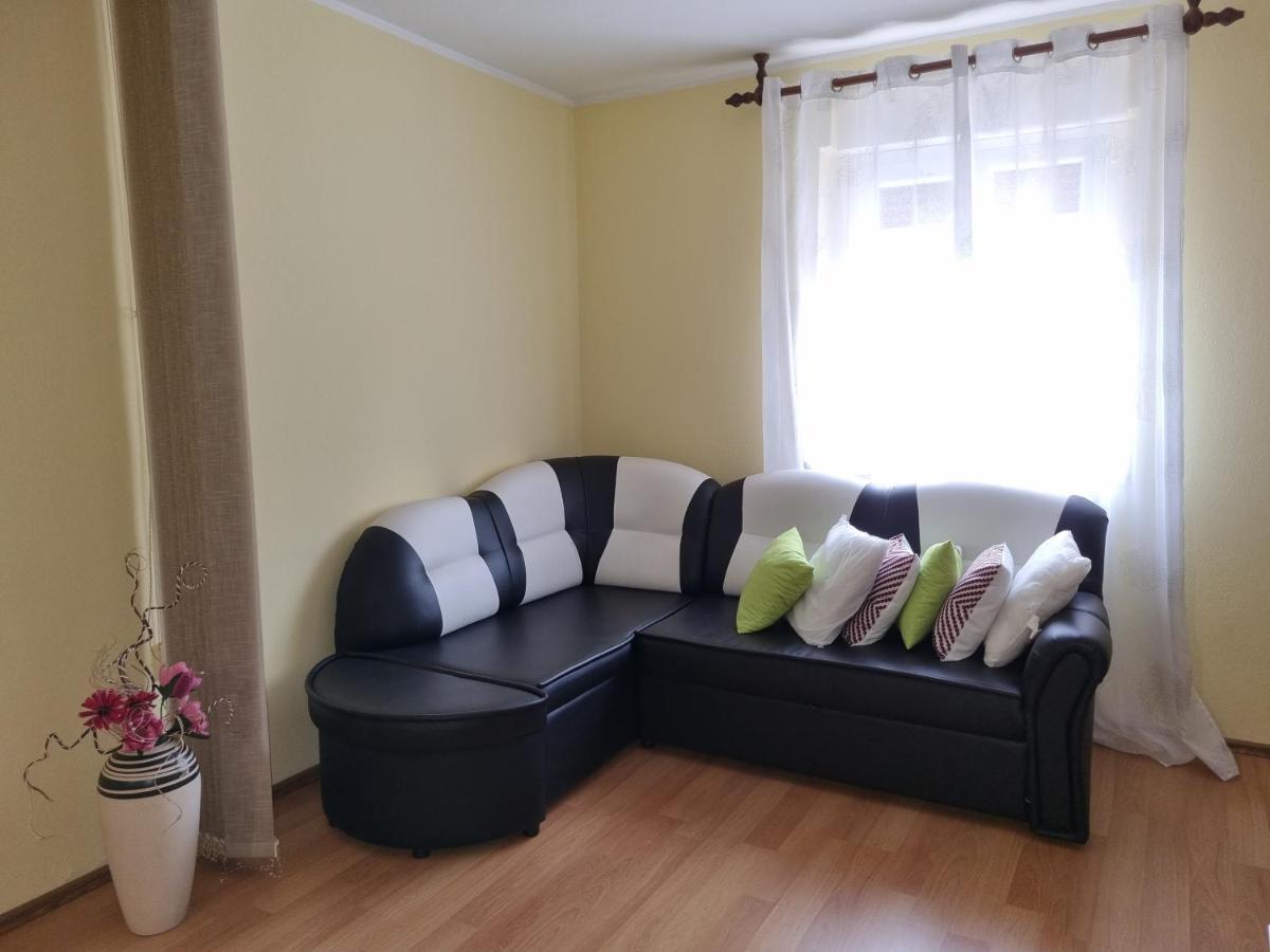 Apartment Sanja Пазин Екстериор снимка